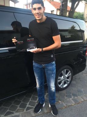 Karim Boudiaf buying Land Cruiser from Driver for VIP